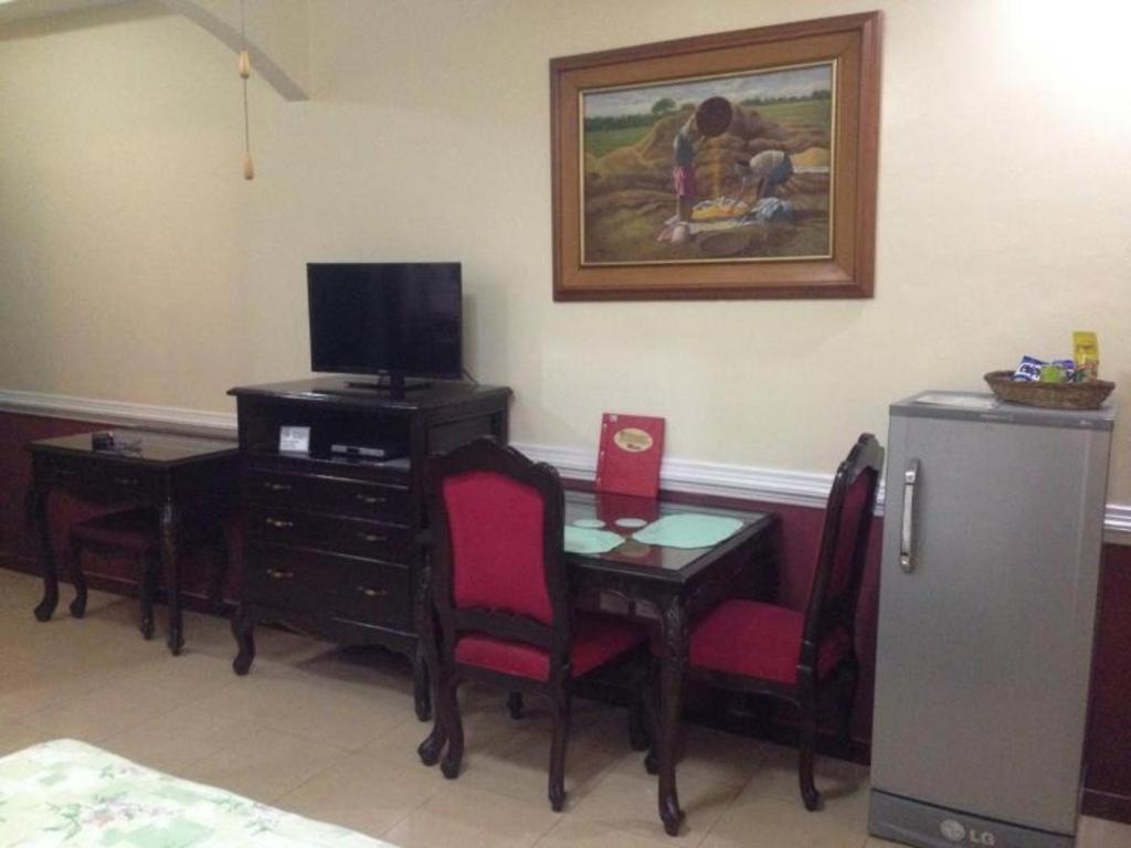 Kokomos Suites Hotel Angeles Luaran gambar